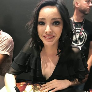 emma dumont, happiness